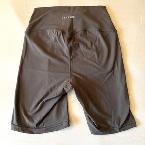 Paragon workout lightweight high rise charcoal gray shorts size M
